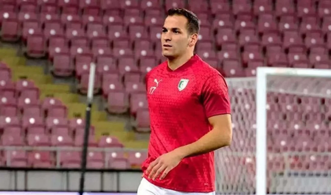 Yeni sezonun başlamasına günler kala Bursaspor transfer çalışmalarını sürdürüyor. Şampiyonluk