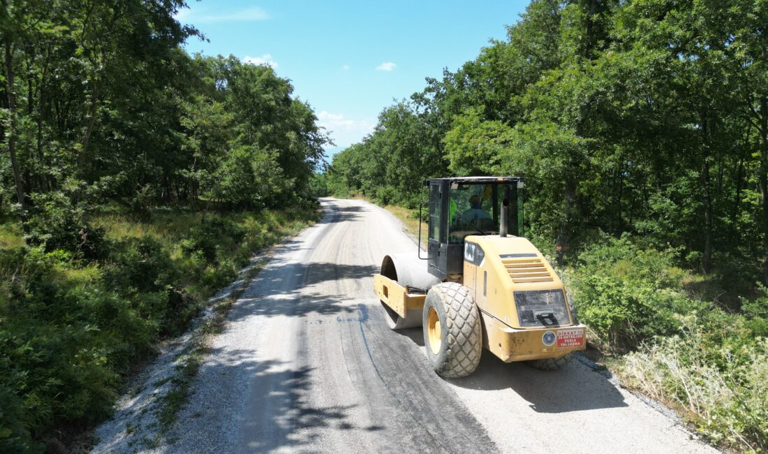  Bursa Büyükşehir Belediyesi, 17 ilçede sürdürdüğü yol yenileme çalışmaları