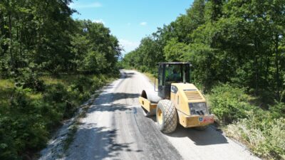  Bursa Büyükşehir Belediyesi, 17 ilçede sürdürdüğü yol yenileme çalışmaları