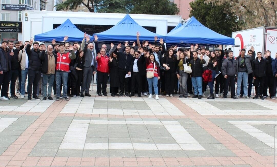 Bursa'nın Orhangazi ilçesinde uzun süredir lösemi tedavisi gören 13 yaşındaki