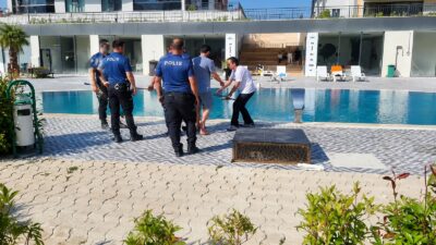 Bursa'nın İnegöl ilçesinde bir sitenin yüzme havuzuna düşen 3 yaşındaki
