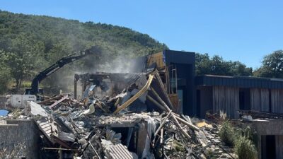 Bursa'da İznik Gölü kıyısındaki imarsız alanlar ile tarım arazilerine izinsiz