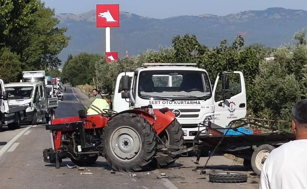Bursa'nın Orhangazi ilçesinde, İznik yolu üzerinde meydana gelen trafik kazasında