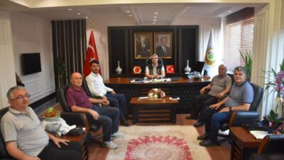 Bursa Arı Yetiştiricileri Birliği Başkanı Umut Buğra Kavas ve beraberindeki