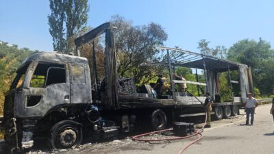 Bursa'da Yalova yolu üzeri Gemlik yakınlarında meydana gelen olayda, plastik