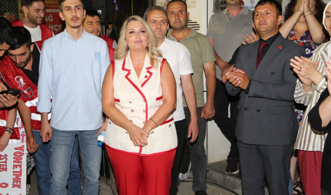 Bursa'nın Orhangazi ilçesinde  CHP Orhangazi İlçe Başkanı Berna İl'in, bugün