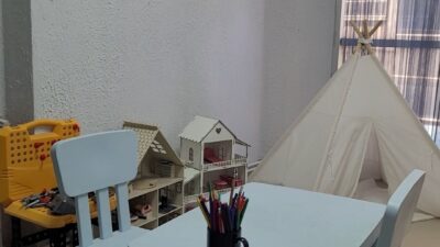 Bursa’nın Orhangazi ilçesinde görev yapan Oyun Terapisti Rüveyda Dönmez, toplumda
