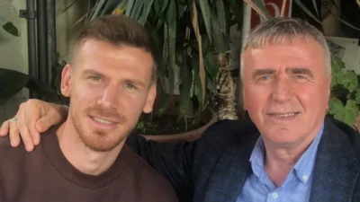 Bursalı milli futbolcu Serdar Aziz'in babası Sadri Aziz hayatını kaybetti.