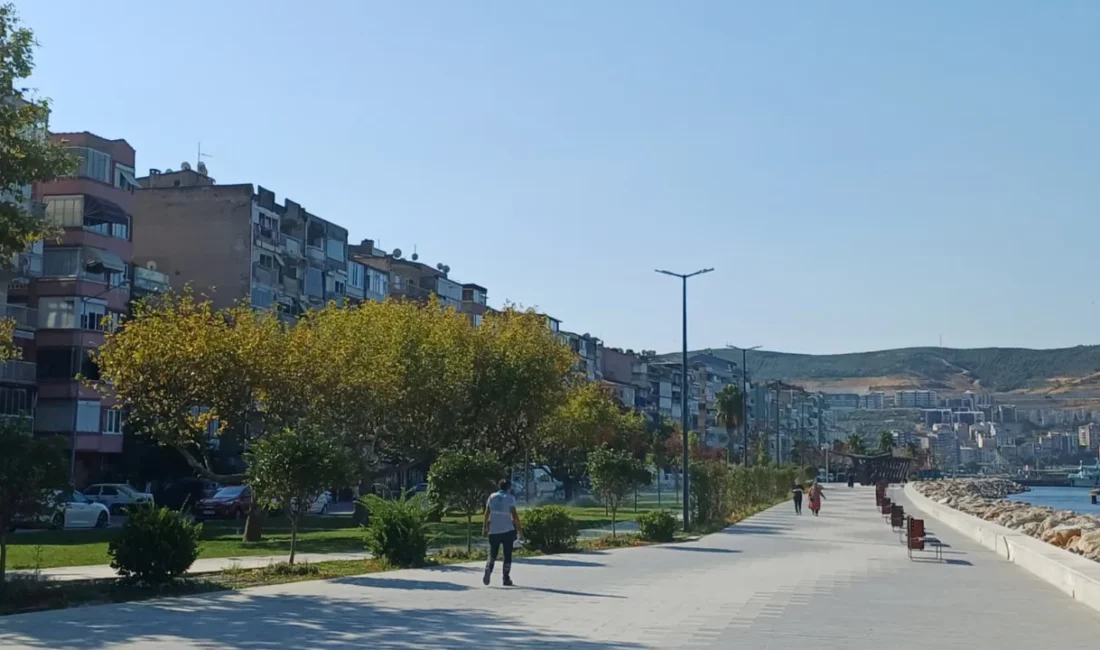 Gemlik'in önemli yaşam alanlarından Atatürk Kordonu'nda yürütülen sahil düzenleme çalışmalarının