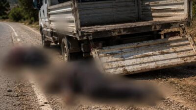 Bursa'nın Yenişehir ilçesinde tarım işçilerini taşıyan kamyonetin arka kapağının açılması