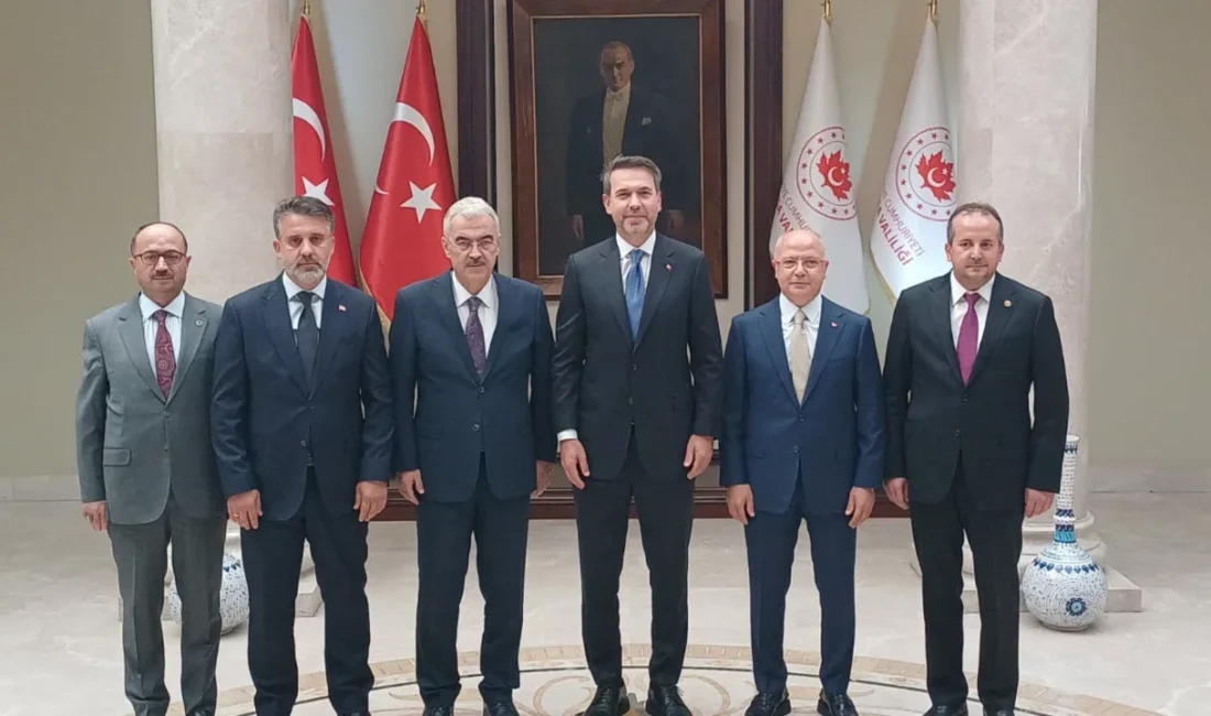 Enerji ve Tabii Kaynaklar Bakanı Alparslan Bayraktar, Bursa programı kapsamında