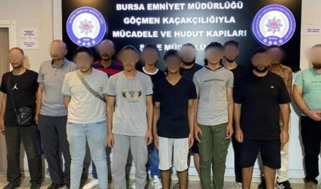 Bursa'nın Osmangazi ilçesinde polis ekipleri tarafından düzensiz göç ve göçmen