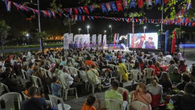 Bursa Büyükşehir Belediyesi tarafından düzenlenen ‘Kültürpark Yeşilçam Sinema Akşamları’, Türk