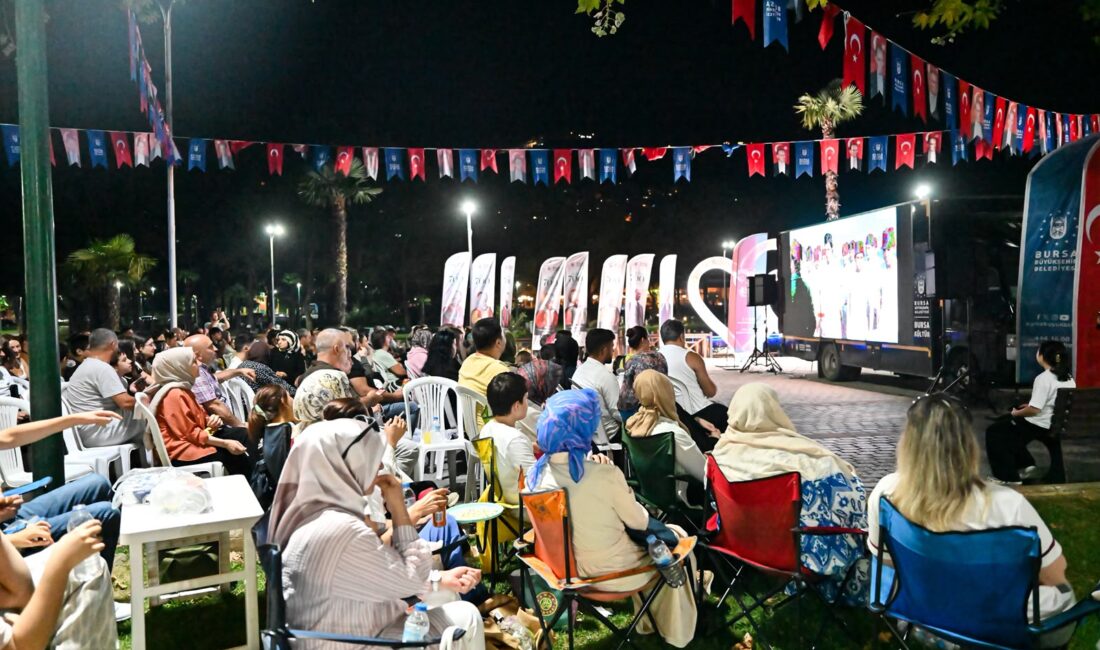 Bursa Büyükşehir Belediyesi tarafından düzenlenen ‘Kültürpark Yeşilçam Sinema Akşamları’, Türk