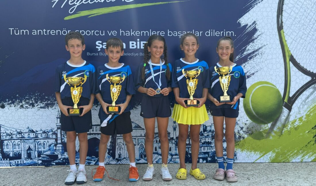  Bursa Büyükşehir Belediyesi’nin ev sahipliğinde Türkiye Tenis Federasyonu tarafından