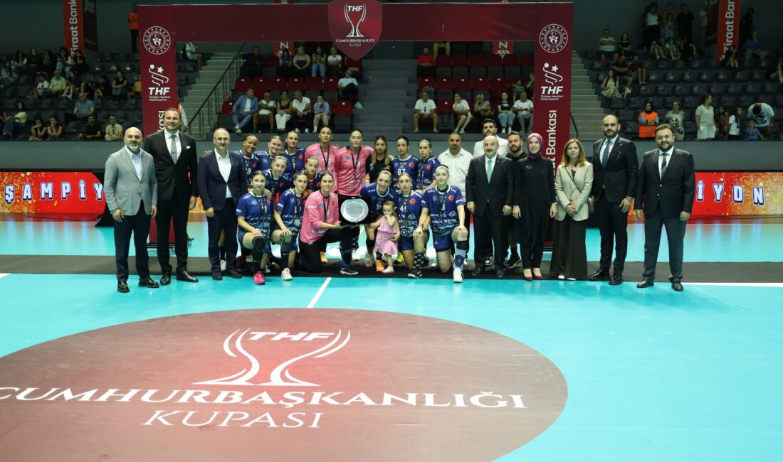 Bursa Büyükşehir Belediyespor Kadın Hentbol Takımı, Cumhurbaşkanlığı Kupası’nda ikinci oldu.