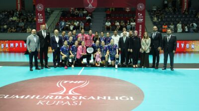 Bursa Büyükşehir Belediyespor Kadın Hentbol Takımı, Cumhurbaşkanlığı Kupası’nda ikinci oldu.