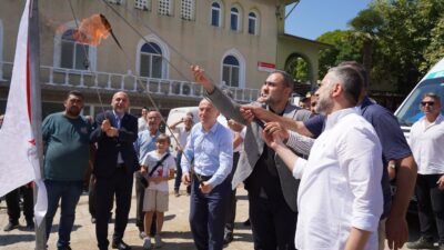 Bursa’nın Orhangazi ilçesine bağlı Üreğil Mahallesi’nde doğalgaz meşale yakma töreni