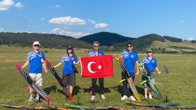 Bursa'nın Orhangazi ilçesinde Hava Modelciliği sporcuları, Romanya’da düzenlenen F3K RC