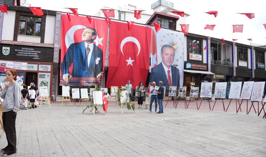 Bursa’nın İznik ilçesinde Atatürkçü Düşünce Derneği tarafından 30 Ağustos Zafer
