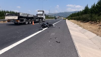 Bursa'da, Gebze-Orhangazi-İzmir Otoyolu Orhangazi yakınlarında meydana gelen trafik kazasında, seyir
