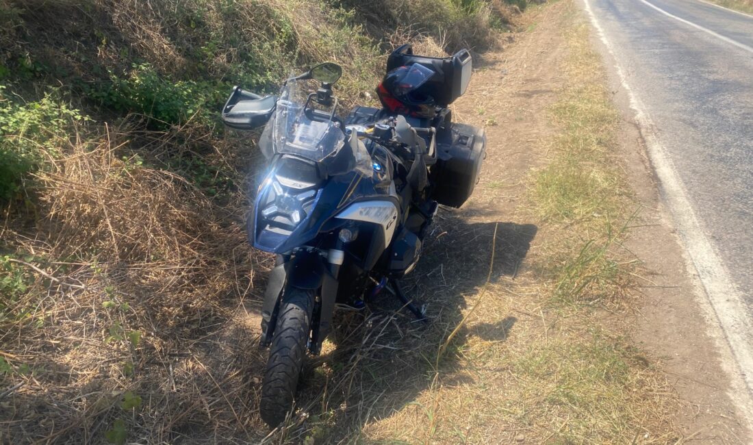 Bursa'nın Orhangazi ilçesinde meydana gelen trafik kazasında, yol kenarında ki