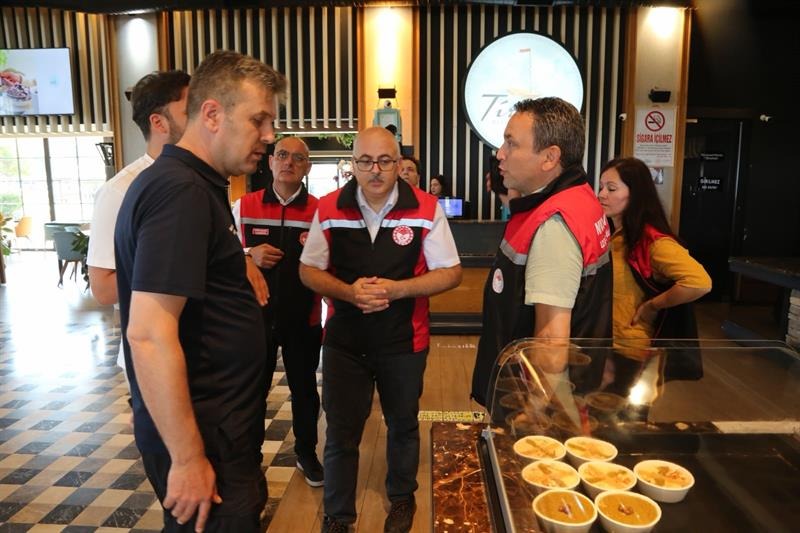 Bursa İl Tarım ve Orman Müdürlüğü ekipleri, vatandaşların güvenilir gıdaya