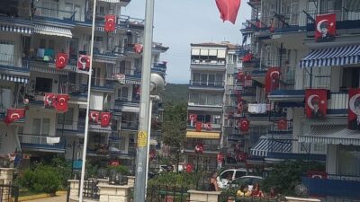 Bursa’nın Gemlik ilçesine bağlı Küçük Kumla Mahallesi’nde 30 Ağustos Zafer