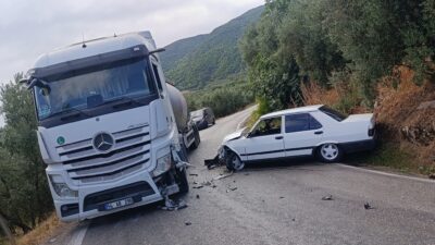 Bursa’nın Orhangazi ilçesinde Yenişehir yolu üzerinde tır ile otomobilin kafa