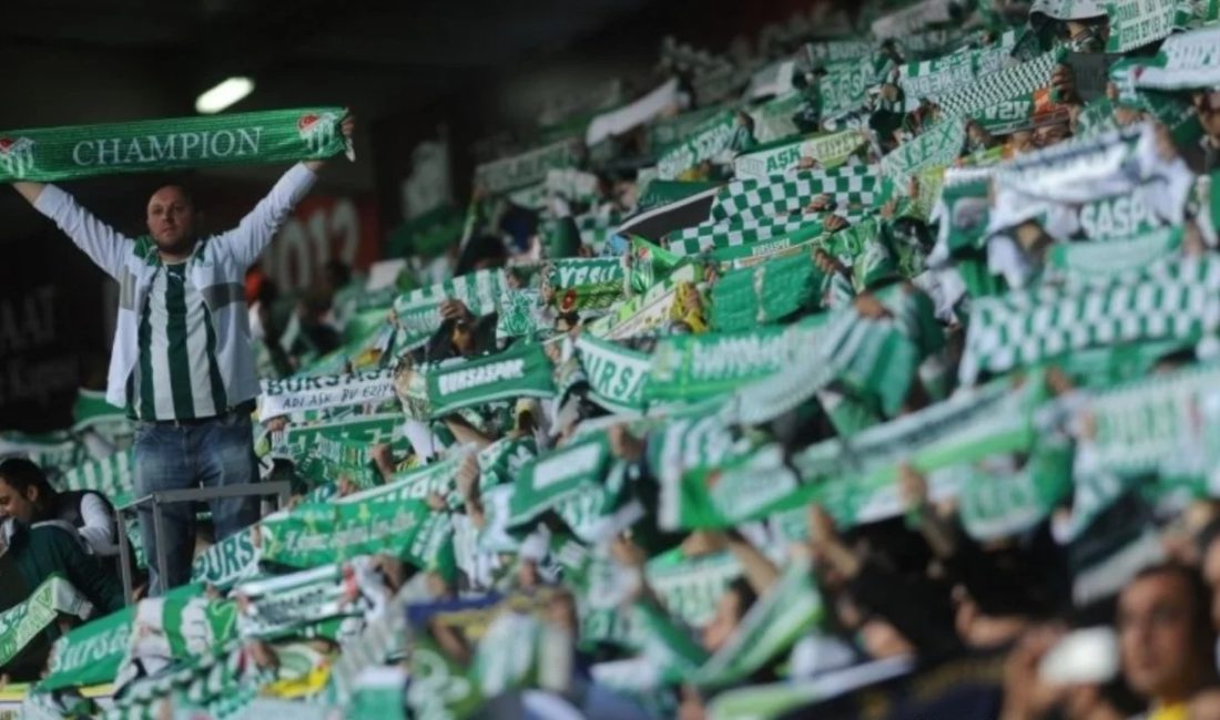 Bursaspor Taraftarından Deplasman Yasağına Tepki: “Futbol Taraftarlarla Güzel” Bursaspor'un yarın deplasmanda Batman Petrolspor ile oynayacağı karşılaşma öncesi yeşil-beyazlı