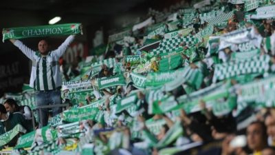 Bursaspor Taraftarından Deplasman Yasağına Tepki: “Futbol Taraftarlarla Güzel” Bursaspor'un yarın deplasmanda Batman Petrolspor ile oynayacağı karşılaşma öncesi yeşil-beyazlı