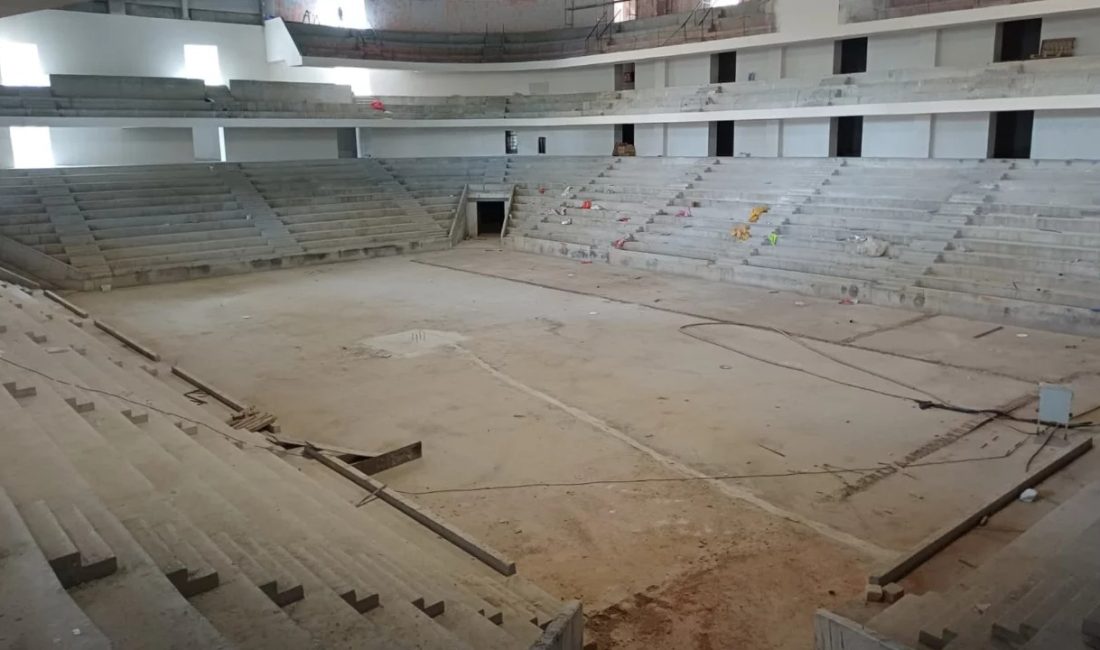 Bursa’nın Kalbindeki Efsane Yapı Geri Dönüyor! İşte Şantiye Alanında Son Durum… Bursa'da yıllardır kentin spor hafızasında önemli bir yere sahip olan