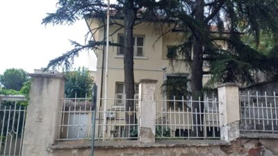 Bursa'nın Osmangazi ilçesinde 1934 yılında inşa edildiği belirtilen tarihi köşk,