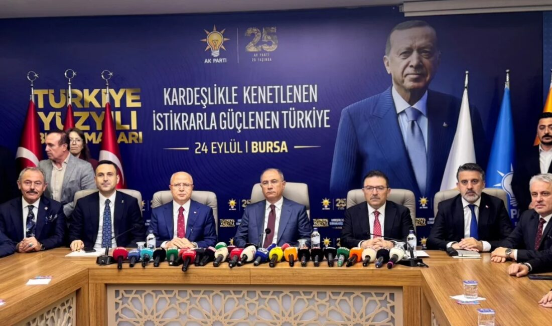 Bursa'da AK Parti Genel Başkanvekili Efkan Ala'nın katılımıyla "Türkiye Yüzyılı