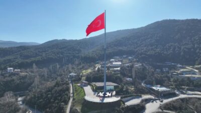 Bursa'da yeniden hizmete açılmasıyla gündeme gelen Bayraktepe, şehre hâkim konumu