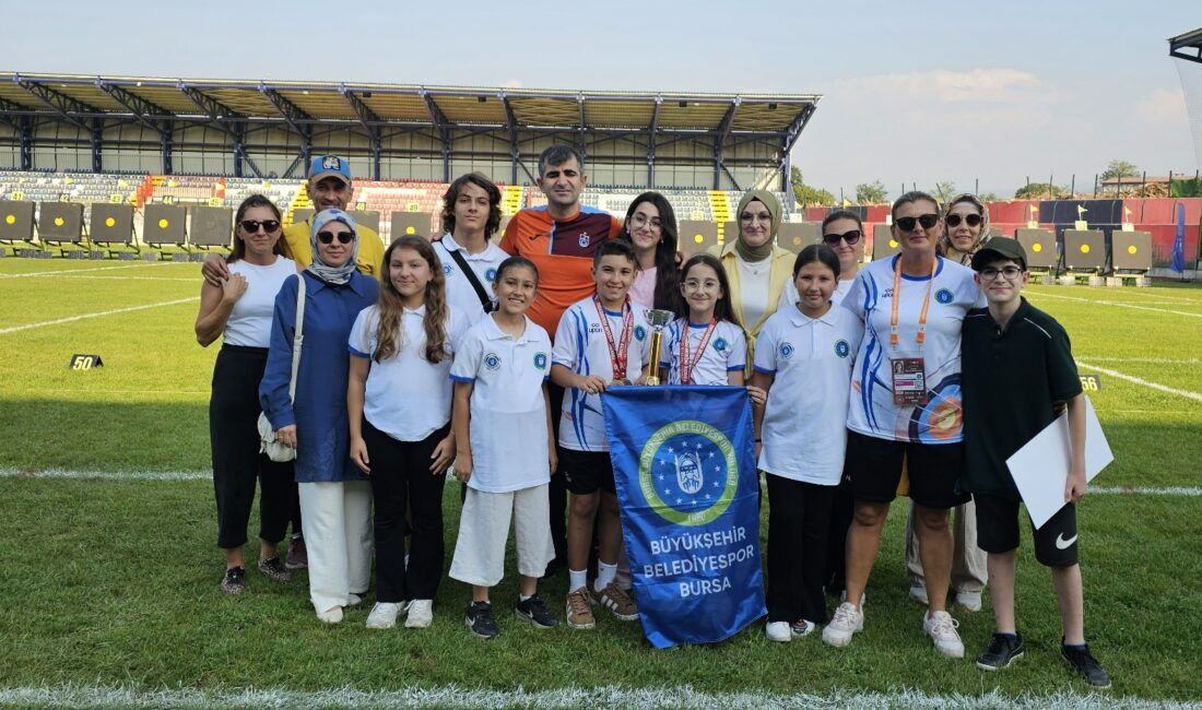 Bursa Büyükşehir Belediyespor Kulübü sporcuları, Düzce’de gerçekleştirilen 2026 U13-U15 Açık