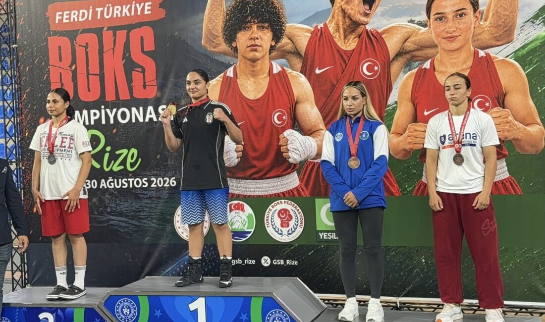 Bursa Büyükşehir Belediyespor Kulübü boksçuları, Rize'de gerçekleştirilen U23 Türkiye Ferdi