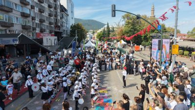 Bursa’da ‘Arabasız Bir Gün, Hareketli Bir Kent’ Bursa Büyükşehir Belediyesi, Avrupa Hareketlilik Haftası kapsamında Heykel Atatürk Caddesi’ni