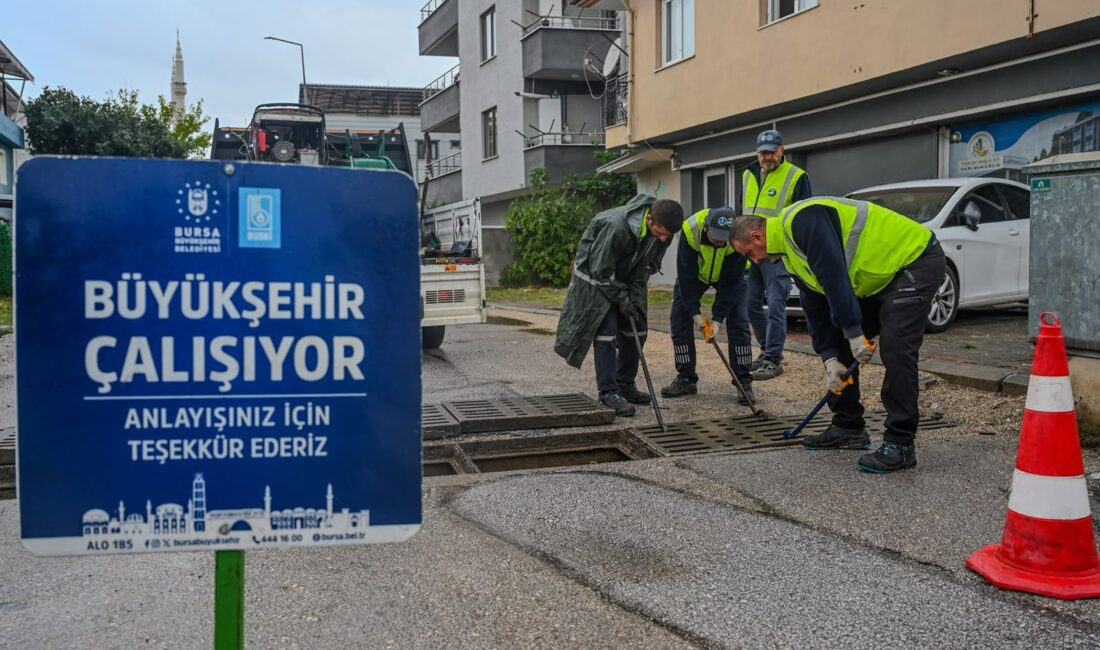 Bursa Büyükşehir Belediyesi, şehir genelinde etkili olan yoğun yağış ve