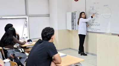 Bursa Büyükşehir Belediyesi’nin 2026-2027 eğitim-öğretim döneminde üniversite sınavına hazırlanan gençlere