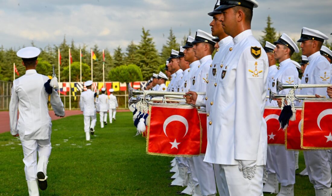 Yalova’da Millî Savunma Üniversitesi Deniz Astsubay Meslek Yüksekokulu’nun Diploma Alma