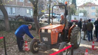 Orhangazi’de çiftçilerin kullandığı traktörlere yönelik gerçekleştirilecek 2026 yılı fenni muayene