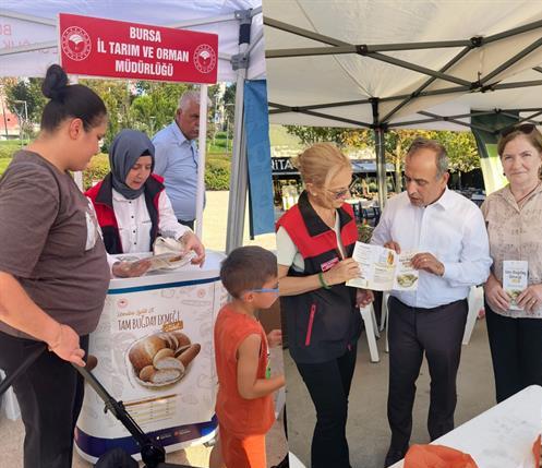 Bursa'da Halk Sağlığı Haftası kapsamında düzenlenen etkinlikte, çocuklar ve ailelerine