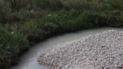 Bursa’nın Orhangazi ilçesinde, Keramet Ilıcası’ndan çıkan termal suyun İznik Gölü’ne