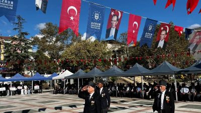 Orhangazi’de 19 Eylül Gaziler Günü Törenle Kutlandı Bursa’nın Orhangazi ilçesinde 19 Eylül Gaziler Günü dolayısıyla resmi çelenk