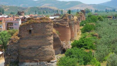 Binlerce yıllık geçmişiyle birçok medeniyete ev sahipliği yapan Bursa’nın günümüze