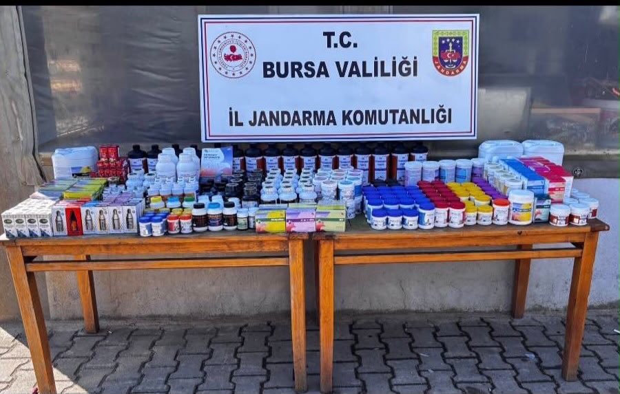 Bursa’nın Gürsu ilçesinde jandarma ekiplerince düzenlenen kaçakçılık operasyonunda, yurt dışından
