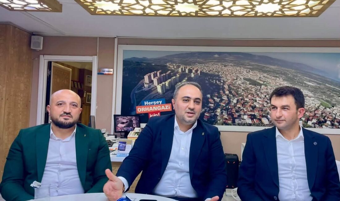 MHP Orhangazi İlçe Başkanı Mustafa Kul, yeni yönetim kurulu üyeleriyle