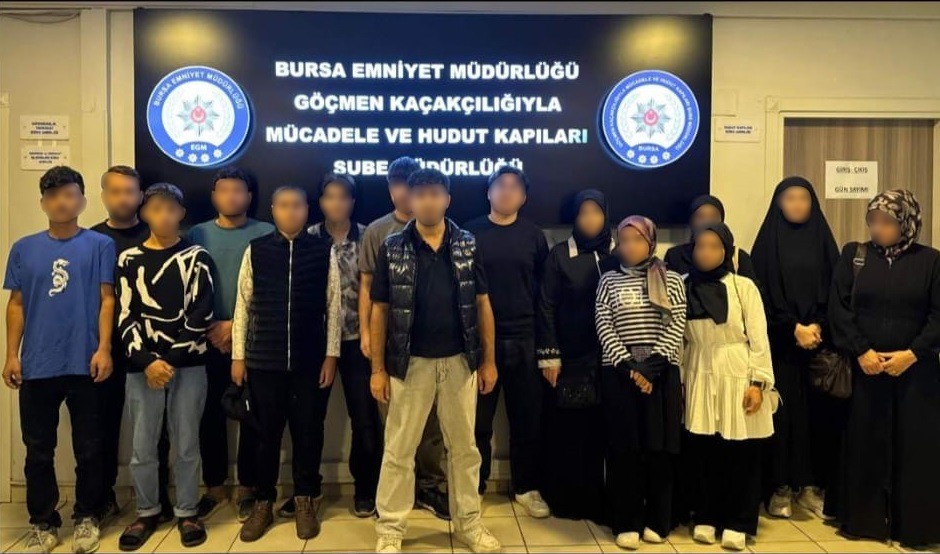 Bursa’da düzensiz göç ve göçmen kaçakçılığıyla mücadele kapsamında gerçekleştirilen uygulama