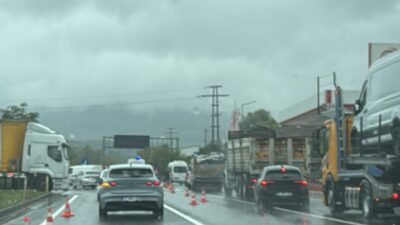 Yalova - Bursa yolu Orhangazi istikametinde otomobil ile minibüsün çarpıştığı